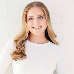 Meet your Posher, Ava